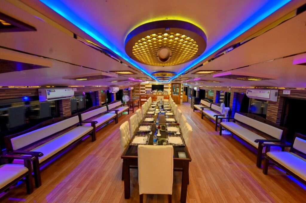 Luxury houseboats in Alleppey Gourmet dining