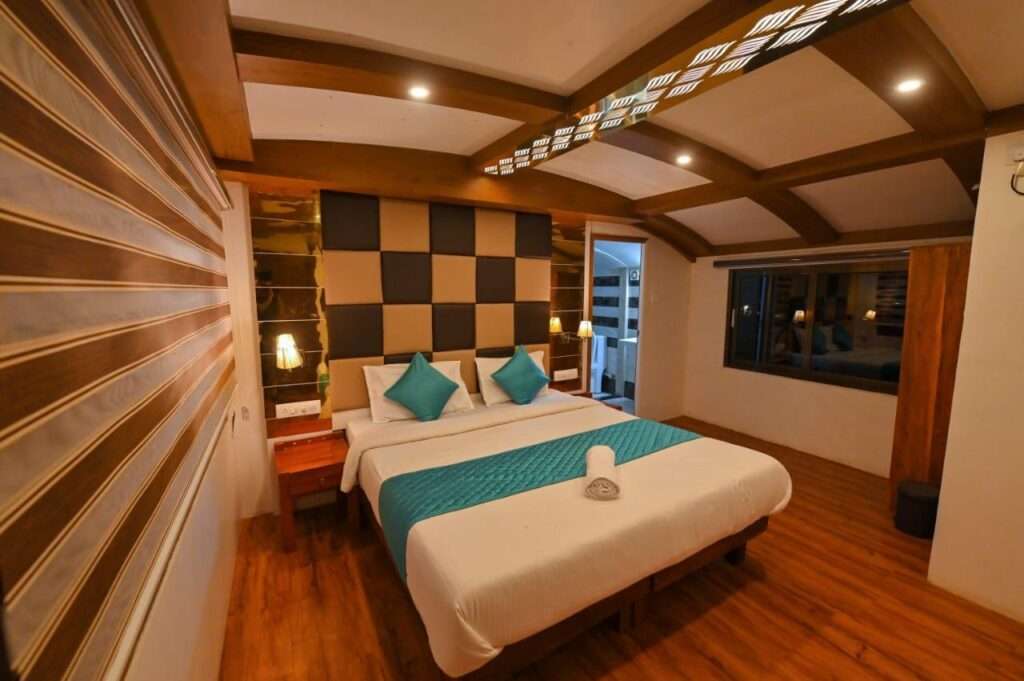 Luxury houseboats in Alleppey interior view of bedroom