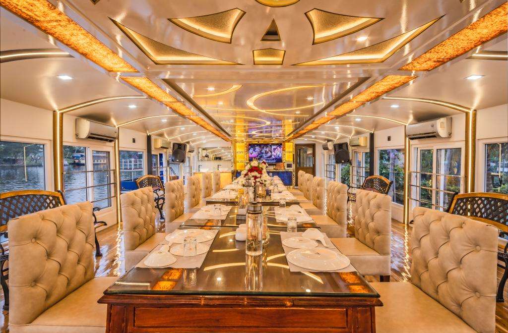 Straight view of dining area houseboat pictures